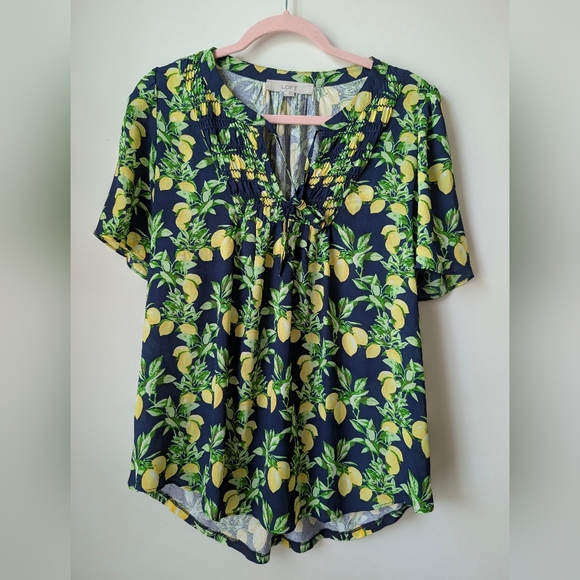 Loft Navy Lemon Print V-neck Blouse Size Medium - Picture 2 of 7